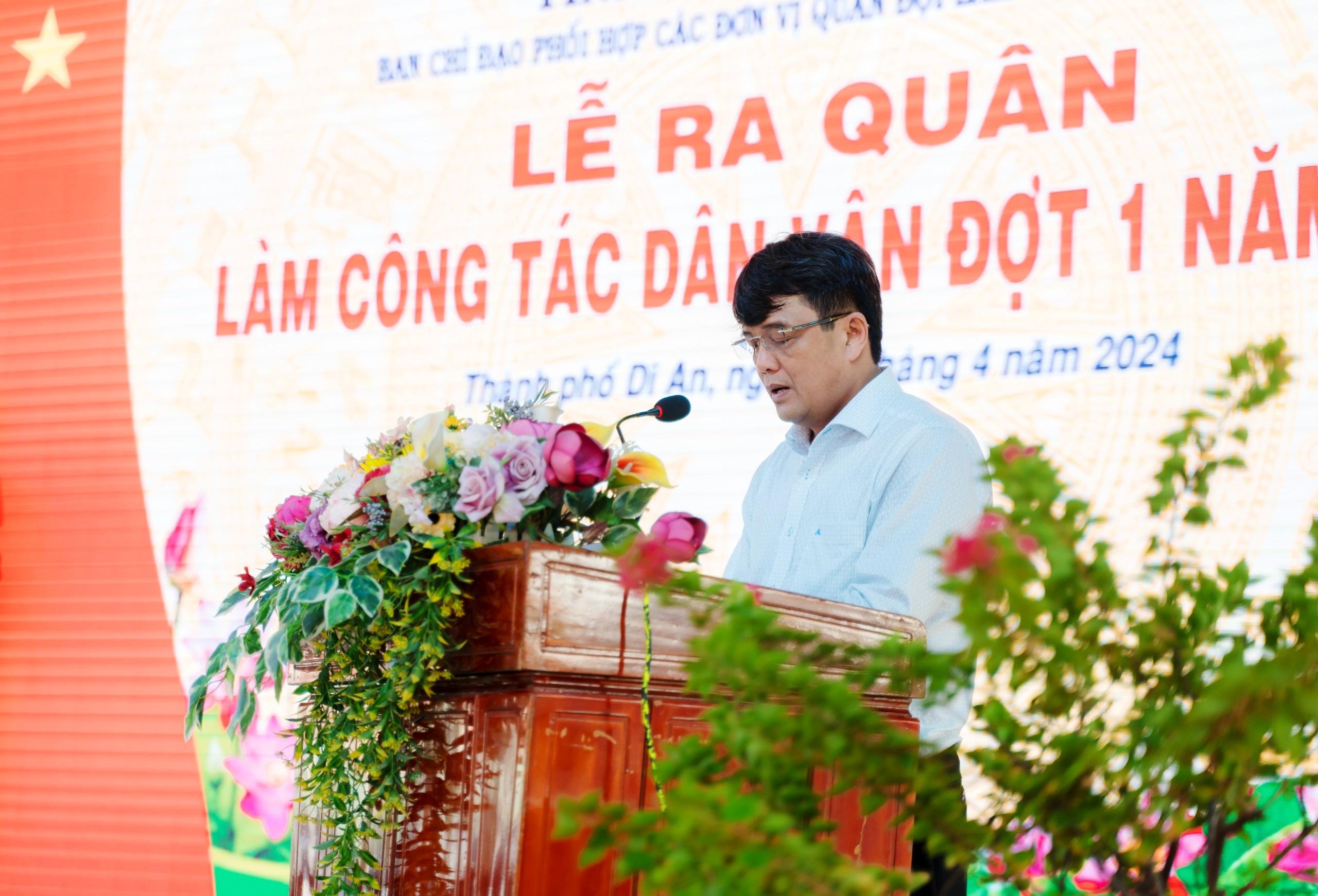 Đồng chí Bùi Thanh Nhân - UVTV, Trưởng Ban  Dân Vận Tỉnh ủy Bình Dương phát biểu phát động lễ ra quân.